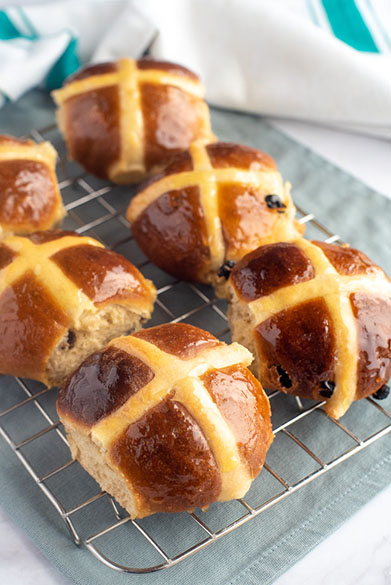 Traditional Hot Cross Buns – preparation step 6