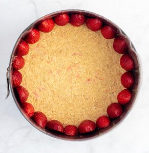 Strawberry-couscous-cheesecake