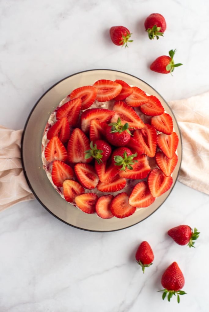 Strawberry couscous cheesecake