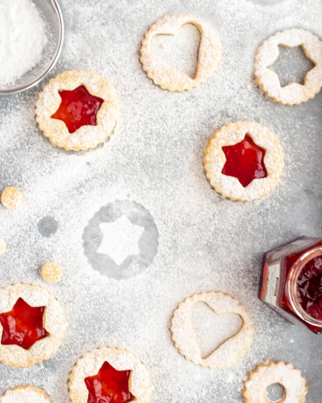 Strawberry Linzer Biscuits – preparation step 4
