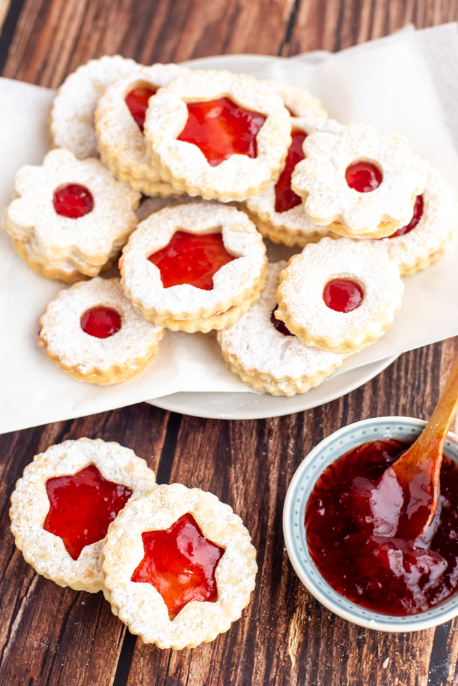 Strawberry Linzer Biscuits – preparation step 10