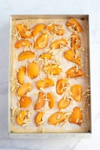 Apricot cinnamon cake