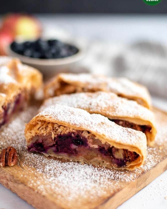 Apple And Blueberry Strudel – preparation step 16