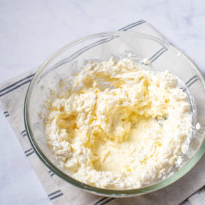 Cream Cheese Frosting – preparation step 6