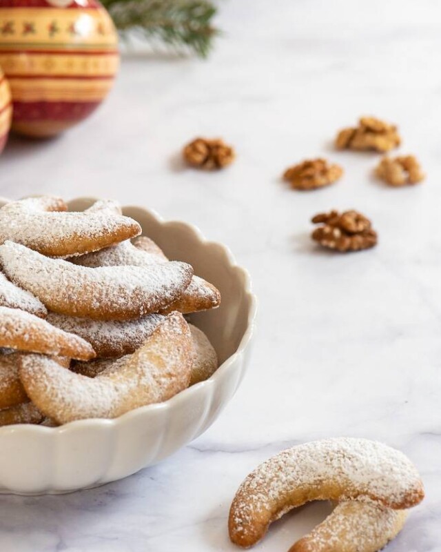 Walnut Crescent Biscuits – preparation step 12