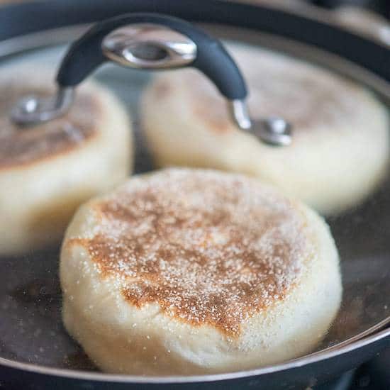 https://thegourmetlarder.com/wp-content/uploads/2022/03/English-muffins-018.jpg