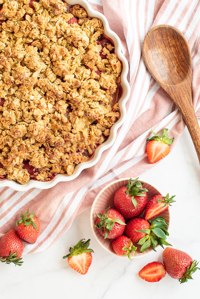 Strawberry & Rhubarb Crumble – preparation step 1
