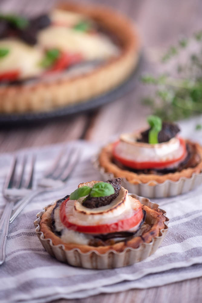 Caramelised Onion & Goats Cheese Tart – preparation step 5