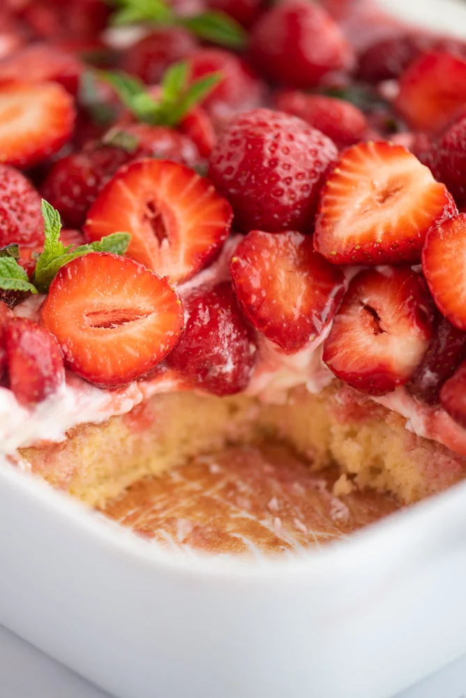 Strawberry-chiffon-cake