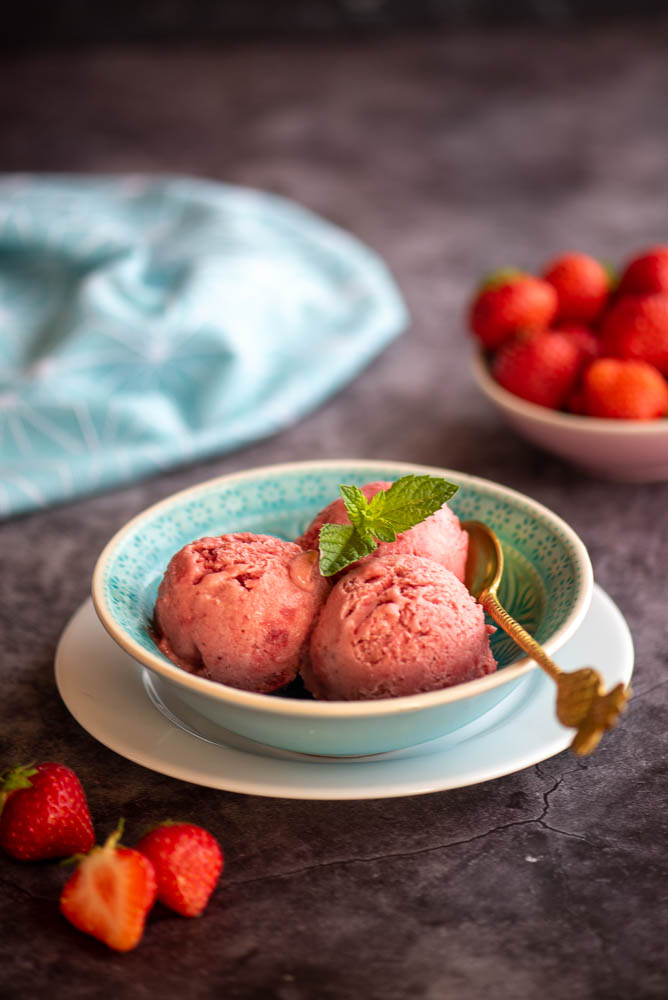 Strawberries & Cream Semifreddo – preparation step 8
