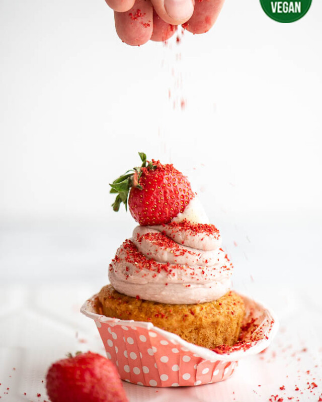 Strawberry Coconut Muffins – preparation step 5
