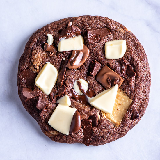 Giant Flat Chocolate Chunk Cookies – preparation step 3